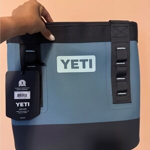 YETI Camino 20 tote bag